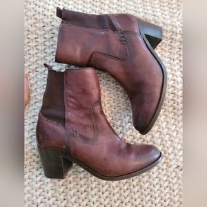 Frye chelsea boot